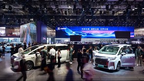 為用戶而變 魏牌全新“雙山”登陸2025上海國(guó)際車展