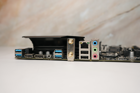 1760081881776617.png 经典射击RPG续作《无主之地4》来了,用艾尔莎BOWMID B760 PRO D4轻松畅玩