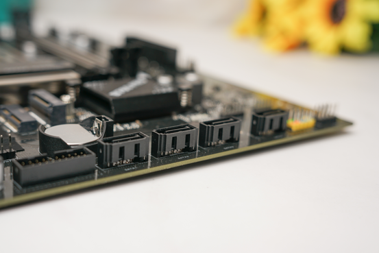 1760081814879724.png 经典射击RPG续作《无主之地4》来了,用艾尔莎BOWMID B760 PRO D4轻松畅玩