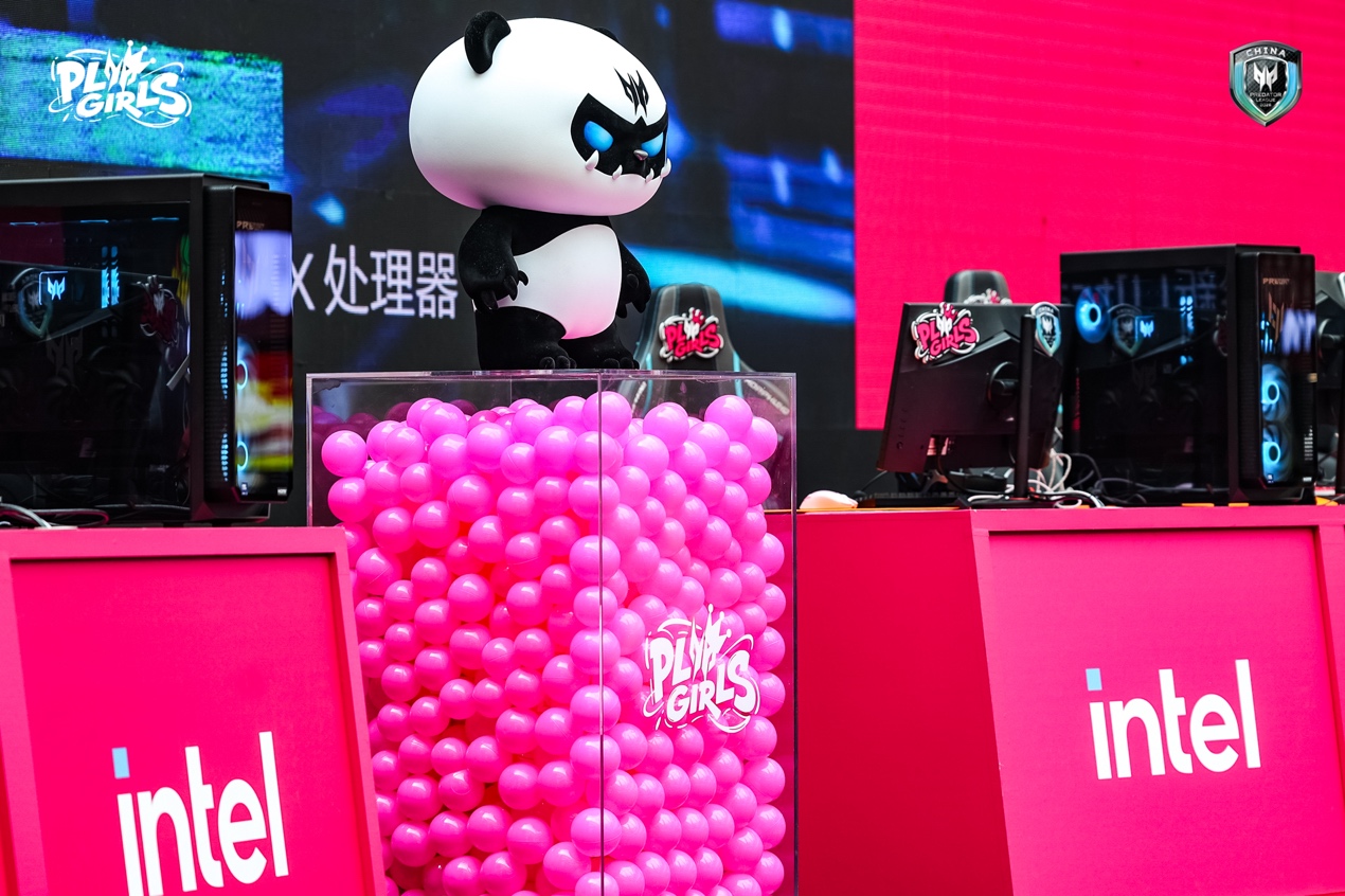 决战江城之巅,掠夺者PL Girls引爆打瓦热潮!