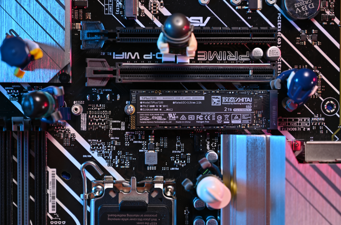 1761792278758342.png “致”选好物,尽在京东双11!晚8点开门红,致态全系存储好物购不停!