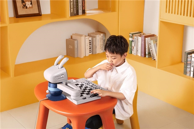 商汤元萝卜联动疯狂动物城推出朱迪系列新品，以用户体验传递成长力量