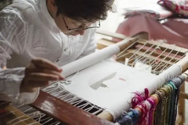 当电竞遇上苏绣:《坦克世界》国际冠军赛织就文化交融新篇章