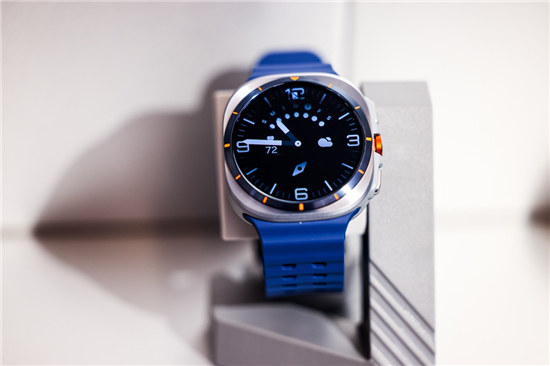 1764659684264018810.jpg 又到一年冰雪季 三星Galaxy Watch Ultra陪你开启“冬练”