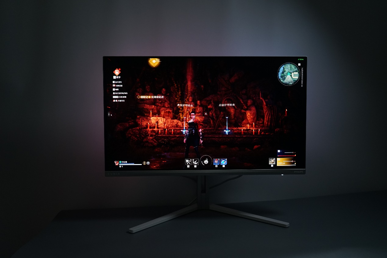 桌面的白色战神!这台精心调校的QD-OLED显示器,让游戏光影蔓延至整个房间