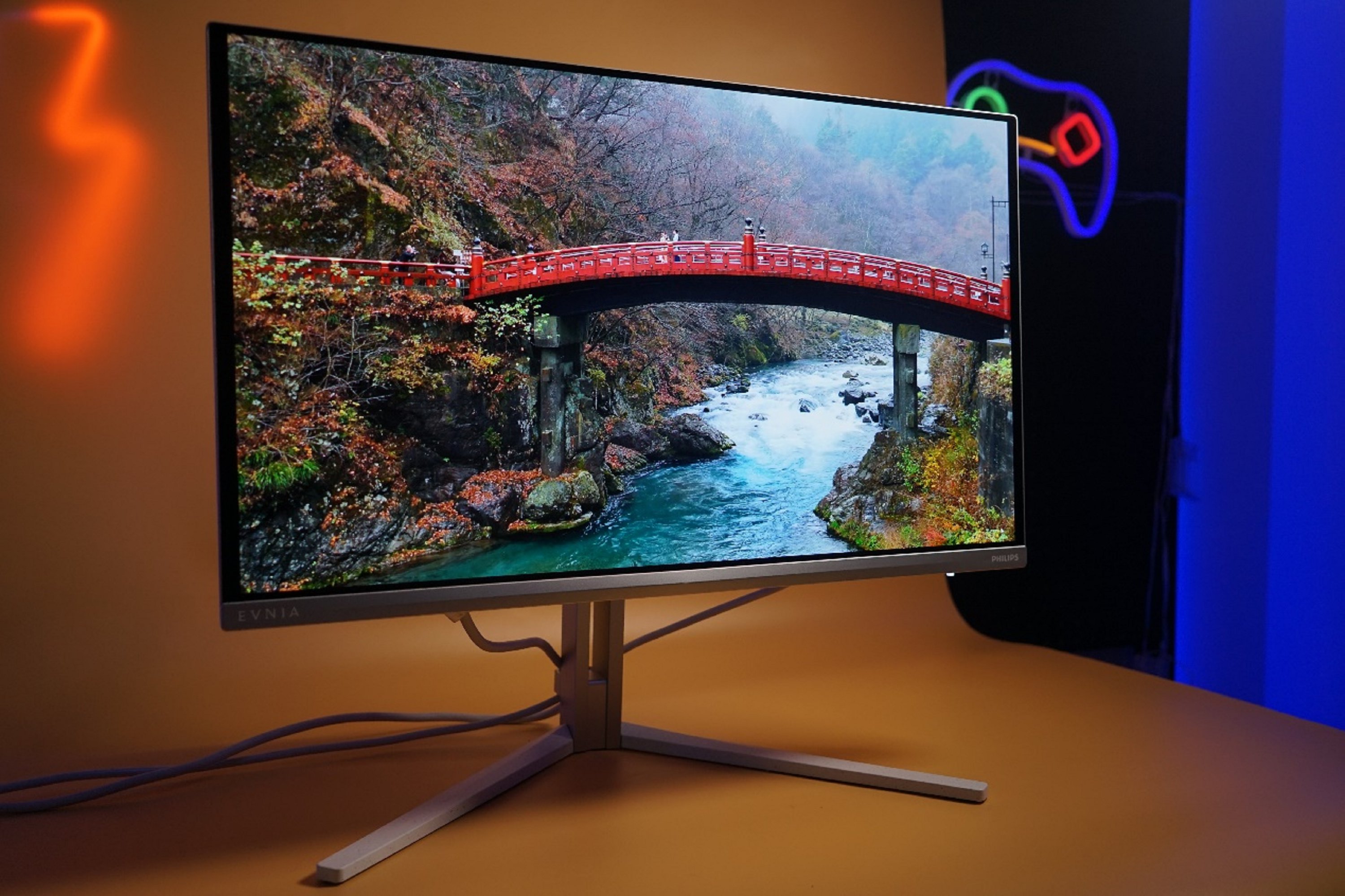 桌面的白色战神!这台精心调校的QD-OLED显示器,让游戏光影蔓延至整个房间