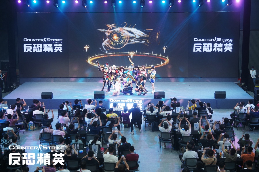 CSOL暑期传奇武器曝光 大灾变新地图决战道格拉斯