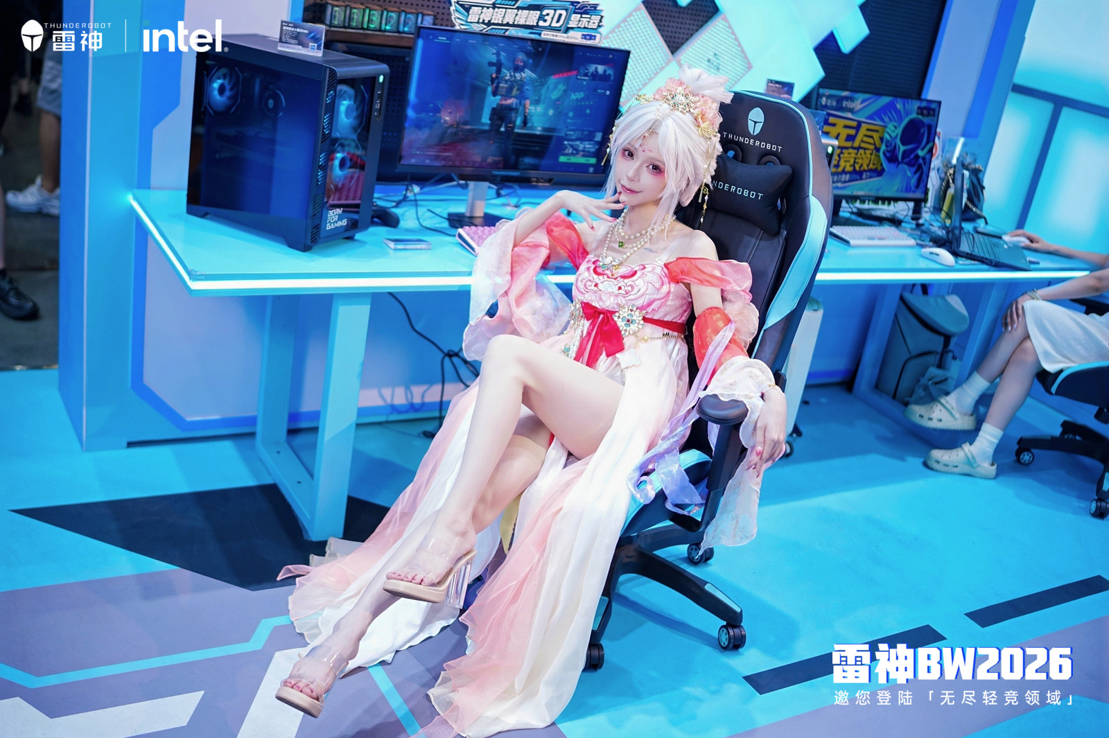 联合京东方打造裸眼 3D 显示!雷神 BW2026 展出全套机电散构筑国产电竞硬件生态