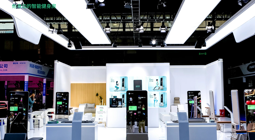 奥运冠军林丹现身AEKE新品发布会，体验揭秘AEKE力量镜A1