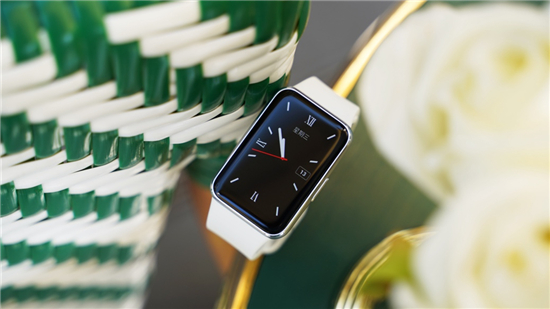 春风送暖戴三星galaxyfit3出行感受美好生活