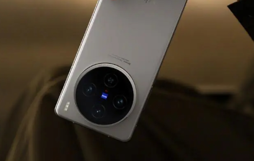 vivo官宣vivo X100s首发四季人像功能