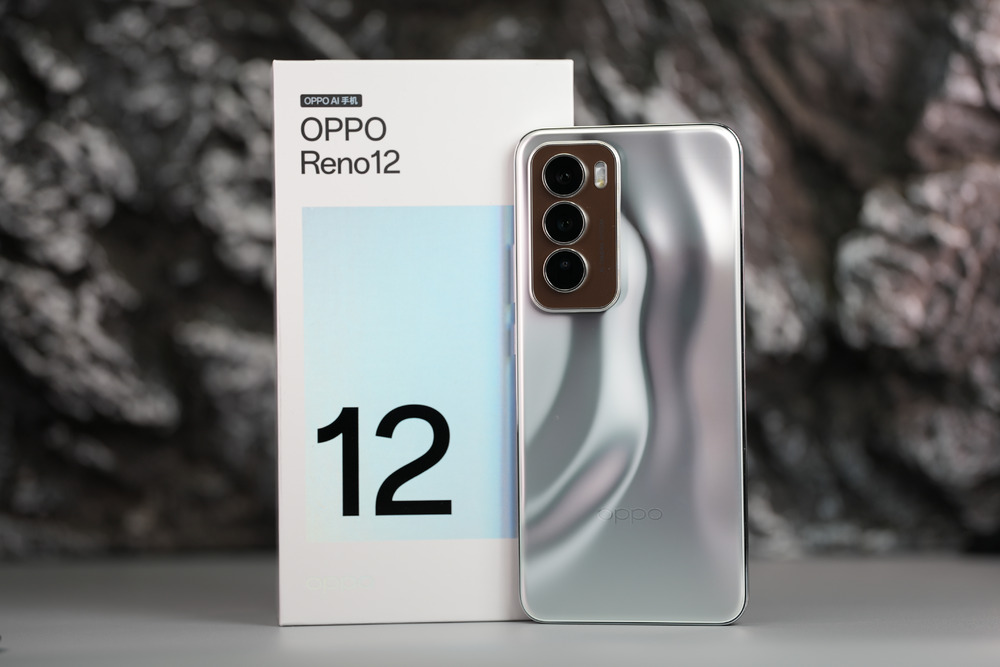 AI赋能新体验：超美小直屏OPPO Reno12评测