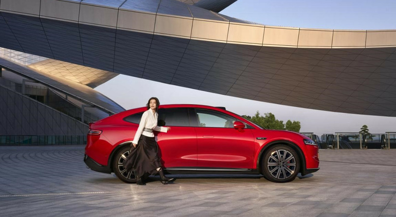 鸿蒙智行首款轿跑SUV智界R7正式上市 建议零售价 25.98万元起