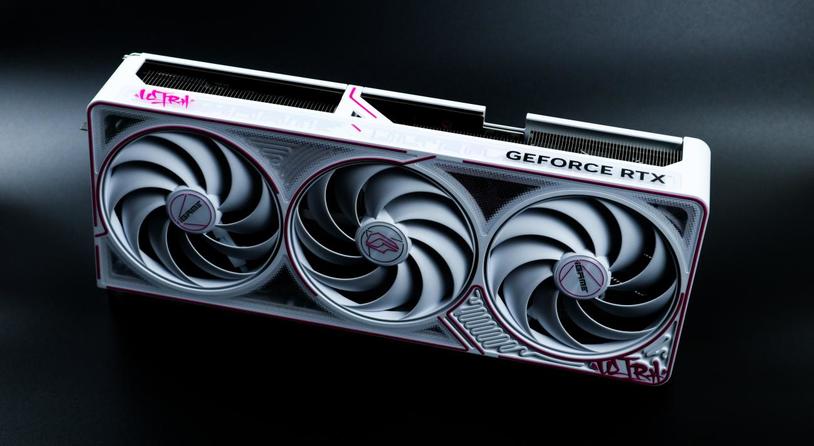 七彩虹iGame GeForce RTX 5080 Ultra W OC 16GB评测