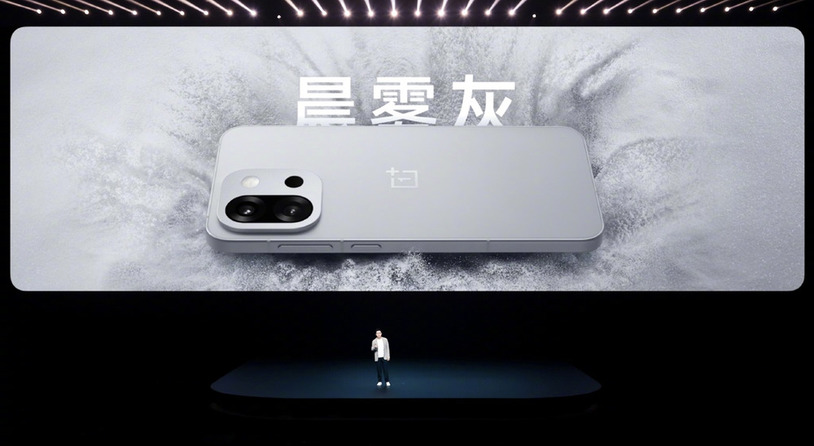 「小屏大魔王」一加 13T 国补后 2899 元起，开启小屏体验新时代