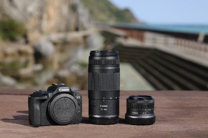 重量约507g 佳能发布远摄变焦镜头RF75-300mm F4-5.6