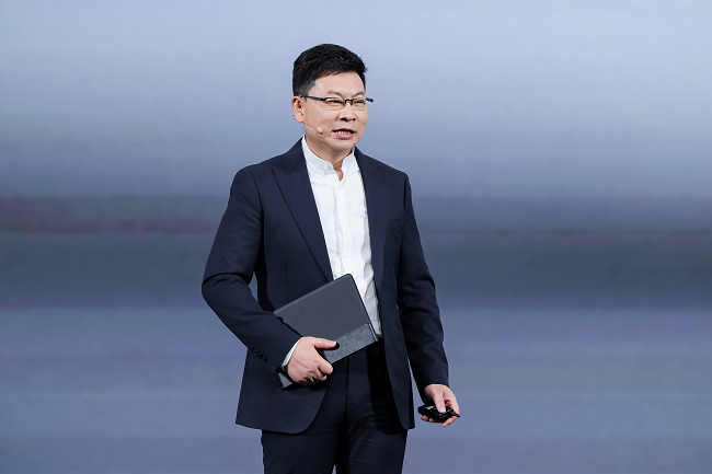 华为正式发布HUAWEI MateBook Fold 非凡大师，非凡大师家族迎来全新成员