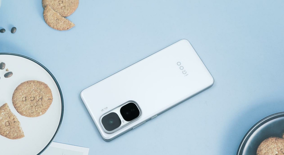 双芯战神，重新定义性能旗舰：iQOO Neo10 Pro+评测