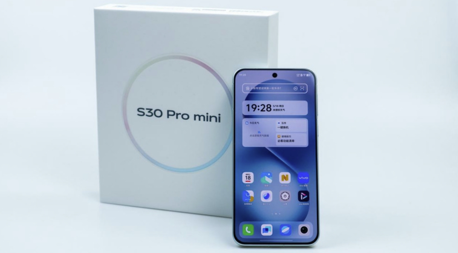 个性自我表达，时尚小直屏：vivo S30 Pro mini评测
