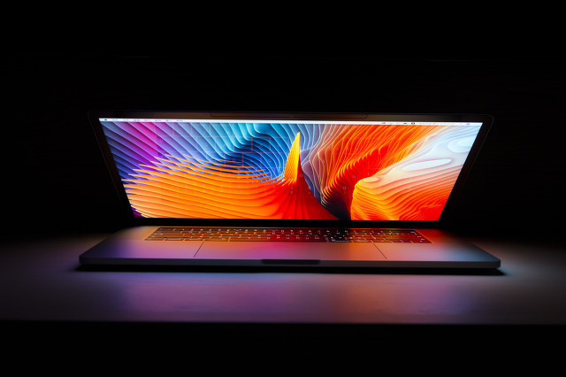 Omdia：苹果明年将推 OLED MacBook Pro 笔记本