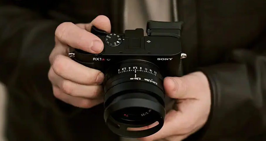 索尼发布黑卡 RX1R III 全画幅旗舰相机，售价 33999 元
