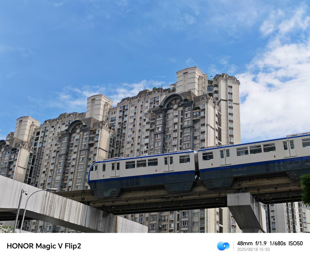 高定设计，折叠美学：荣耀Magic V Flip2