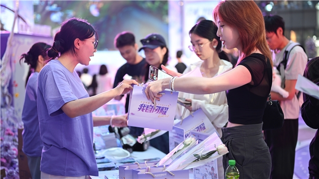 春城绽放玫瑰！英雄联盟手游女子SOLO赛圆满