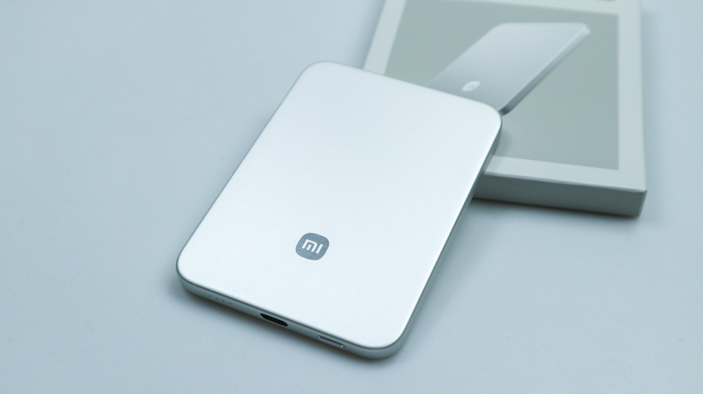 极致轻薄：小米金沙江磁吸充电宝图赏