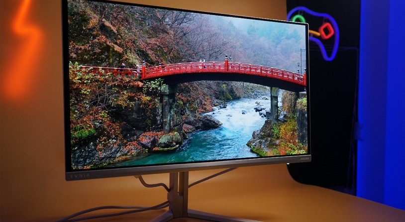 桌面的白色战神！这台精心调校的QD-OLED显示器，让游戏光影蔓延至整个房间