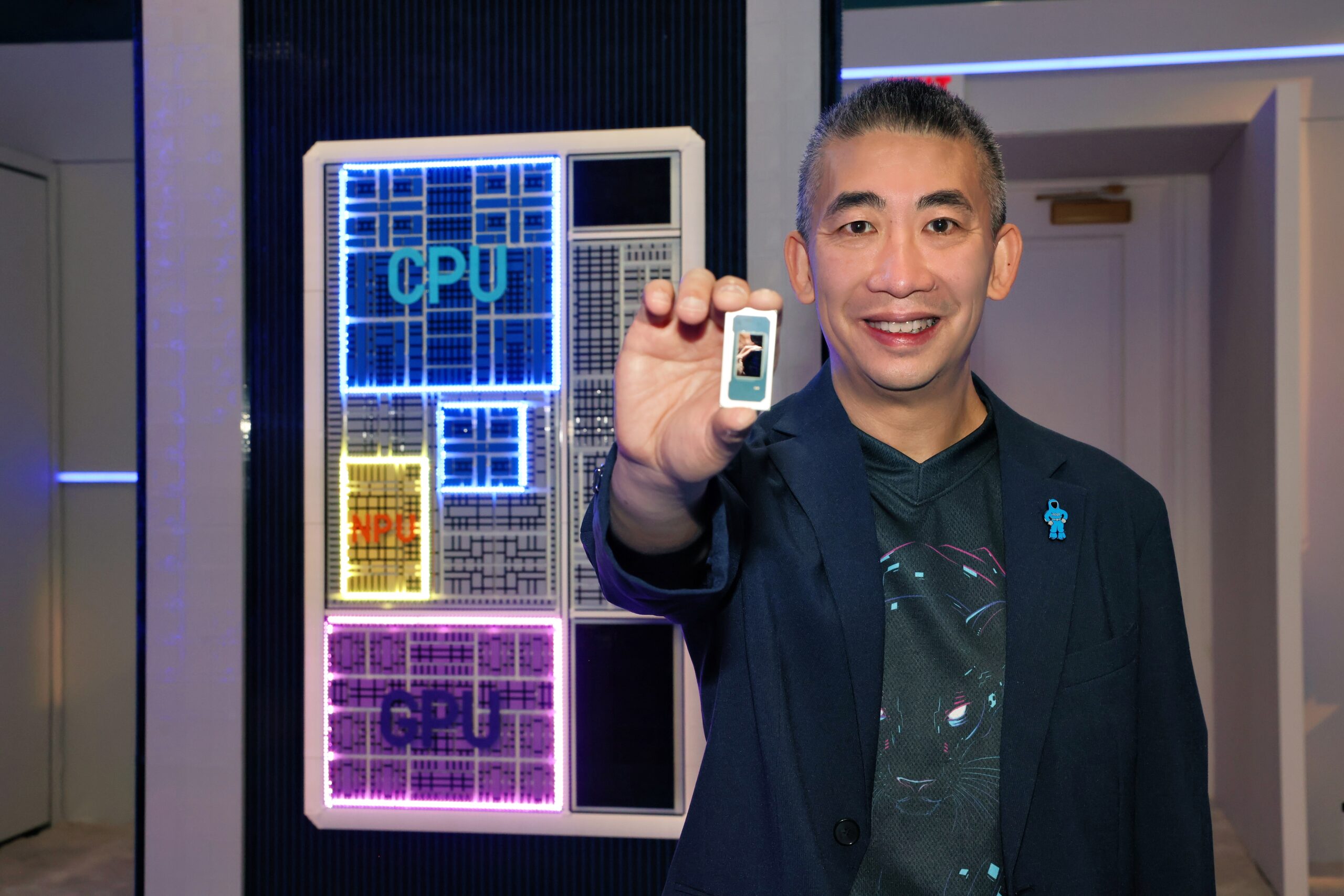 英特尔在CES2026发布首款18A制程芯片