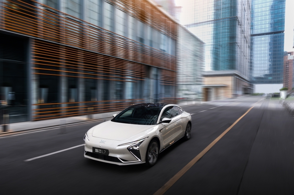 1.5T 增程动力，智己 LS8 中大型 SUV 官图发布