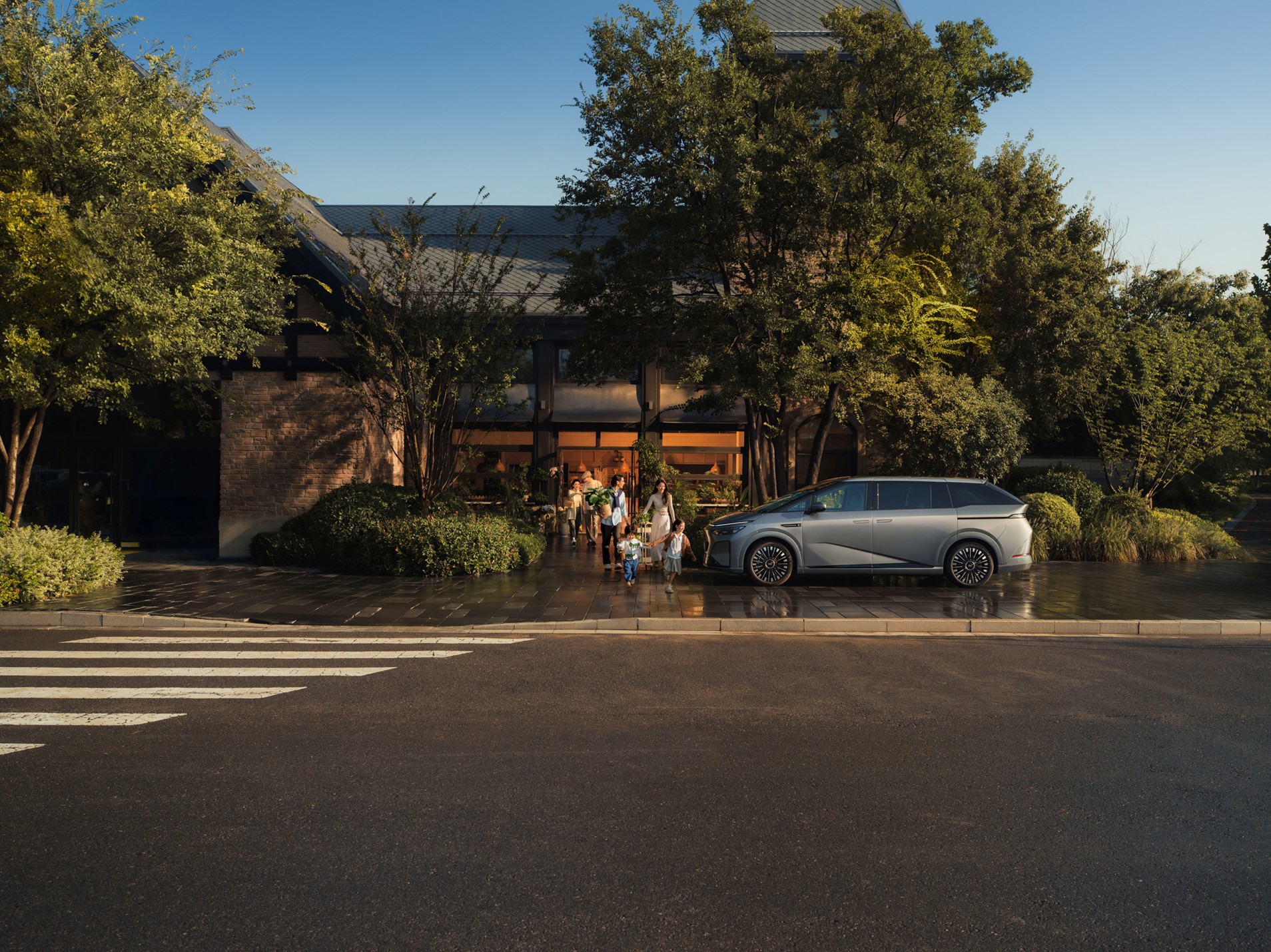 2026款小鹏X9纯电版开启预订，智能、续航、空间全面升维，实力对标超级增程版