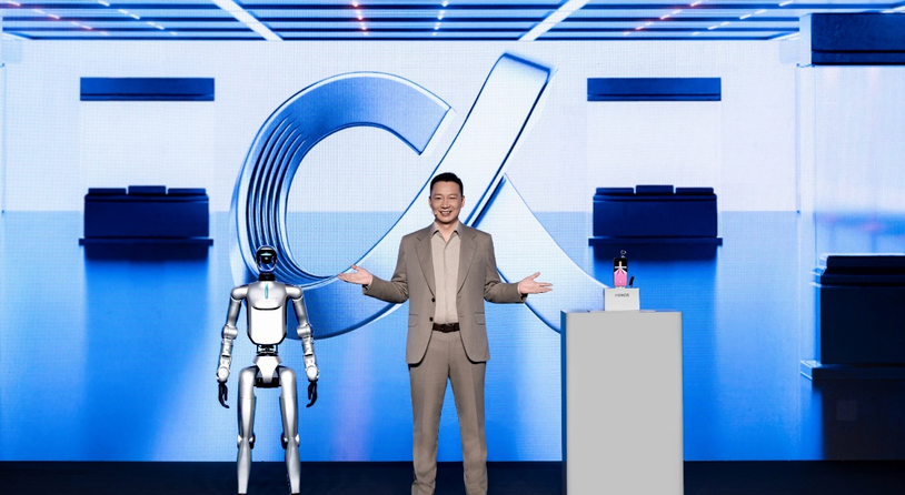 改变中的荣耀： CEO李健称手机不应是“无聊黑色方块”