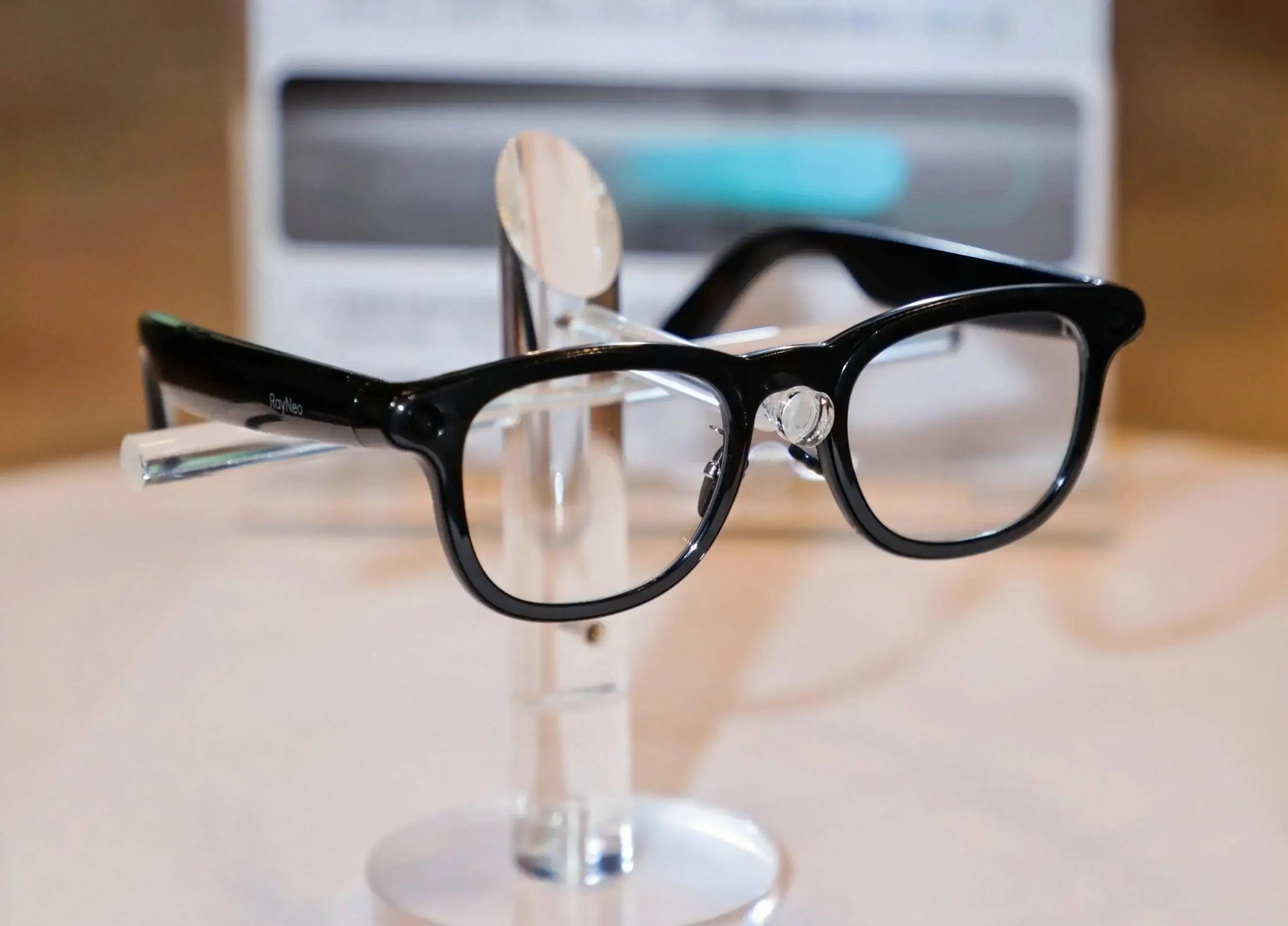 Omdia：全球AI眼镜出货量达870万台，中国大陆成为增长最快市场