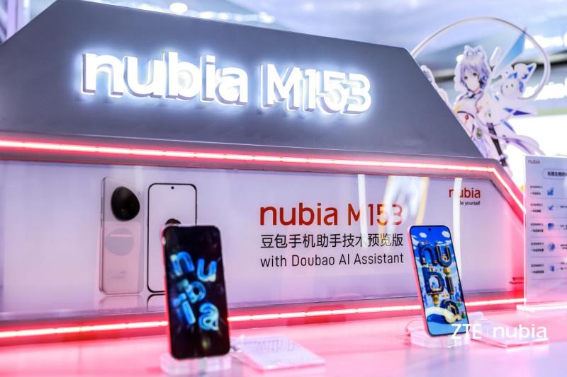 八一飞行表演队跨越山海架起友谊桥梁 