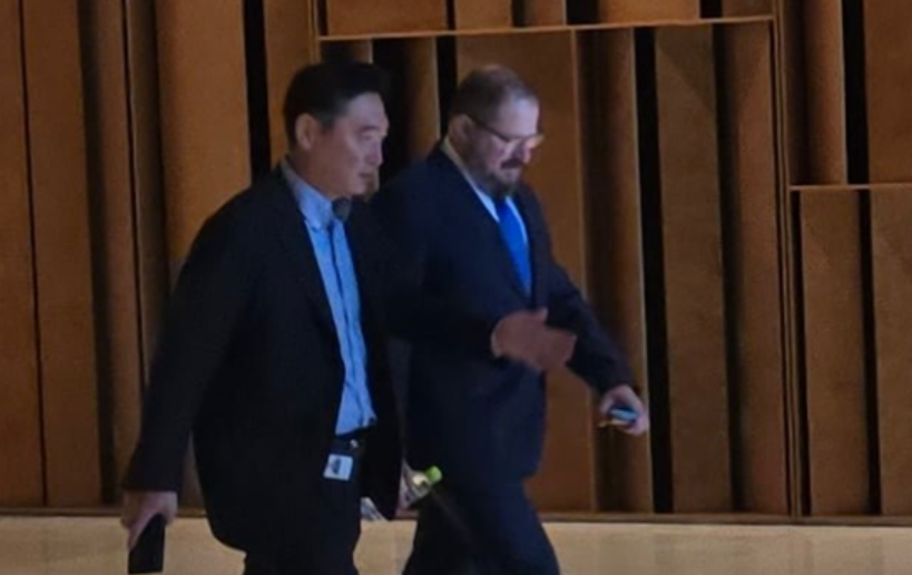 高通CEO安蒙现身韩国，会面三星代工部门负责人