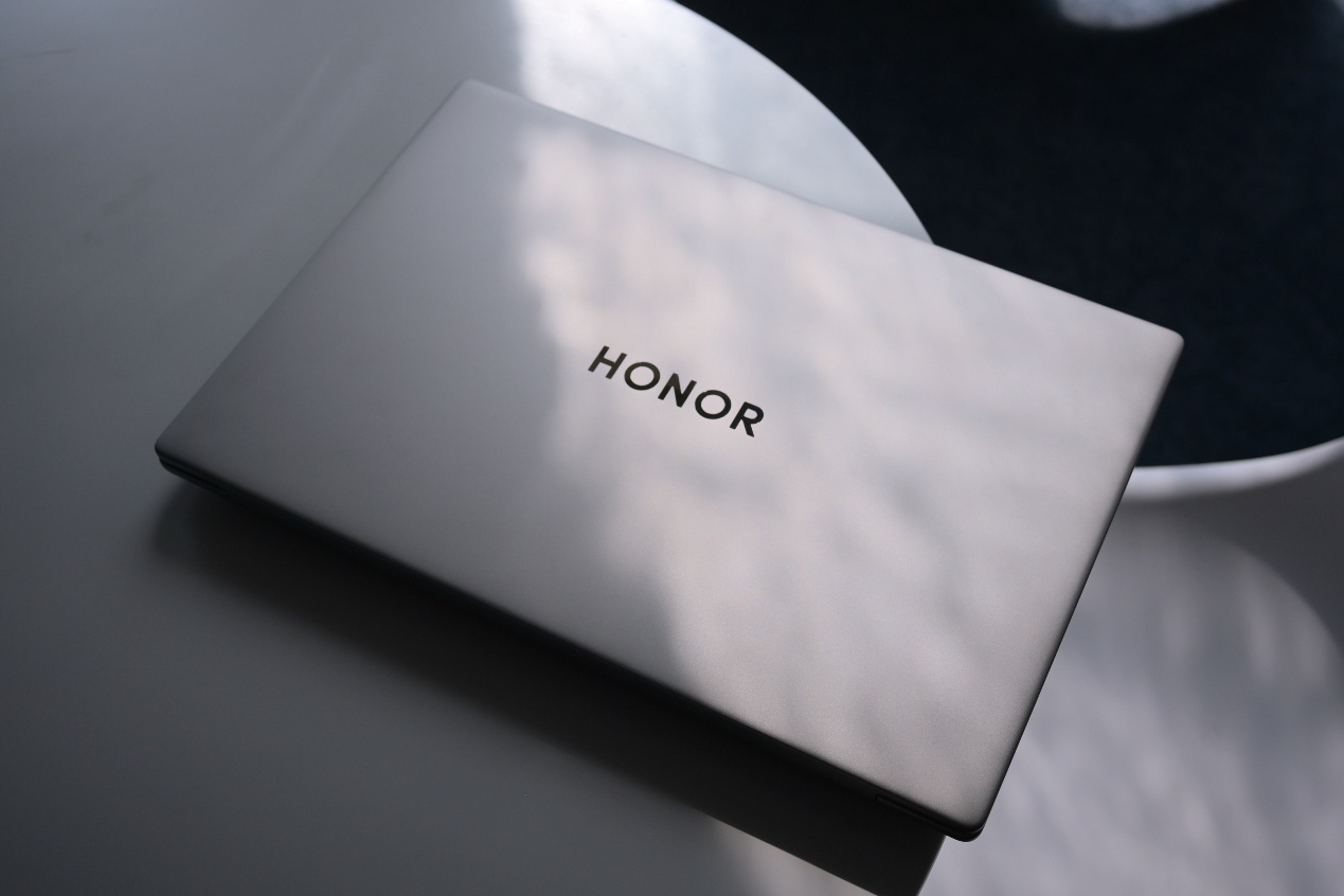 主打可靠耐用：荣耀笔记本X16 Plus 2026体验