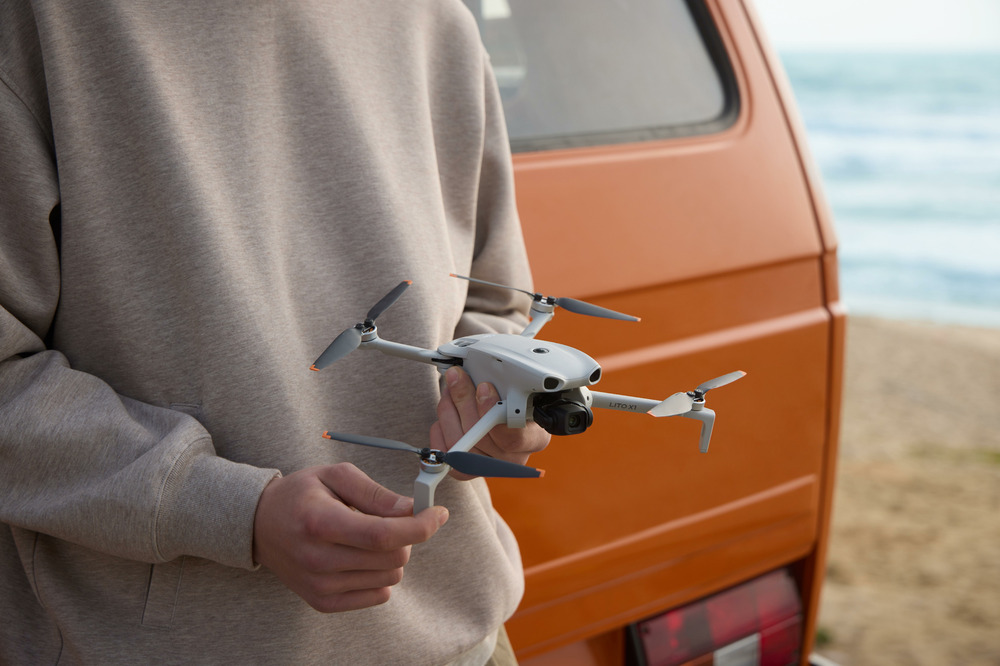 大疆发布全新入门级航拍机 Lito X1 & Lito 1，全系全向避障、智能跟随，售价 1999 元起