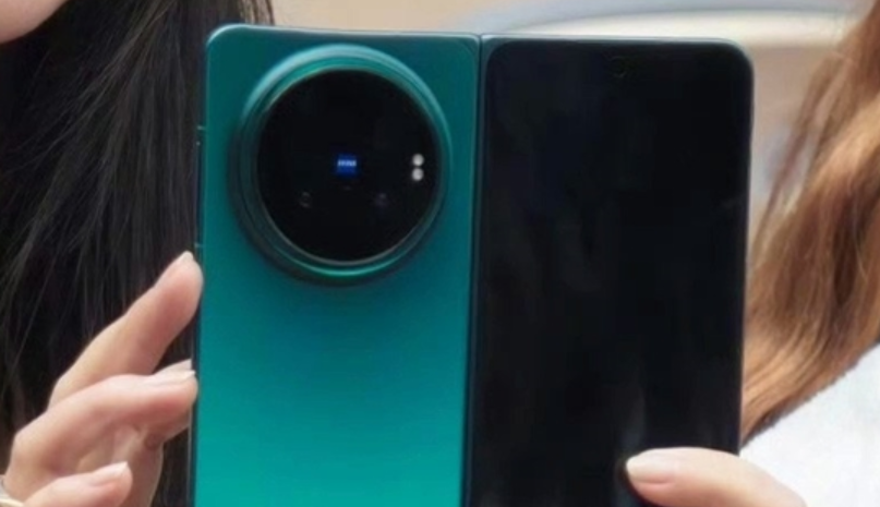多任务体验革新，vivo X Fold6 搭载并行模式实现一屏四用