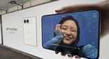 iPhone Duo被曝屏幕亮线开裂，客服回应：非硬件问题